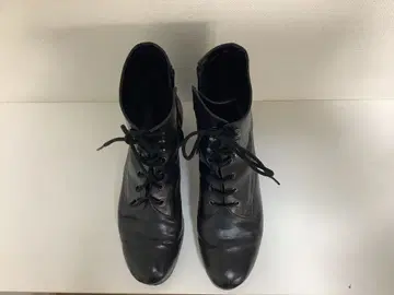 블랙 가죽 레이스업 부츠 중간 힐