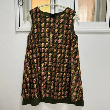 TABASA 플라워 프린트 슬리브리스