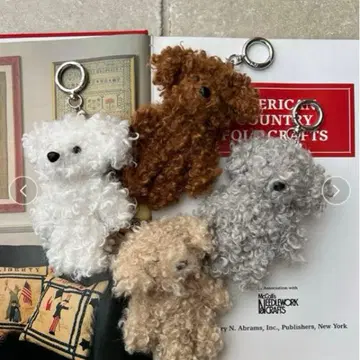 FLUFFY DOG CHARM 앨리슨 브라운