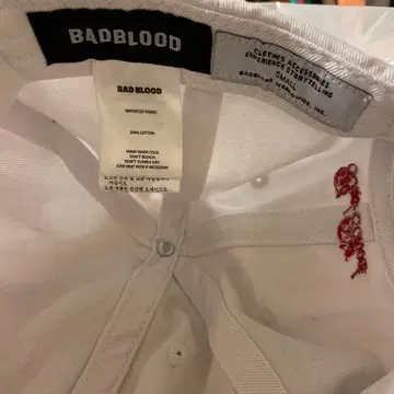 BAD BLOOD 자수 캡 화이트 S