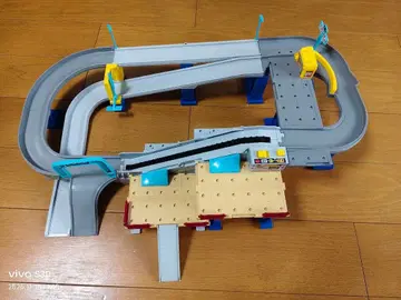 2 스피드로 컨트롤! 토미카 액션 고속도로 세트