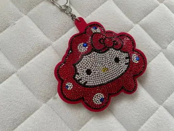 오사카 엑스포 미야쿠미야쿠 산리오 키티 반짝이 가죽 키링