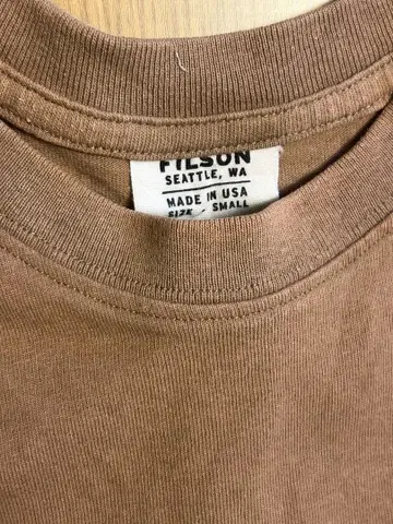 FILSON 브라운 T셔츠 S 사이즈 포켓 부착