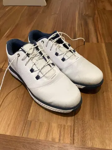 언더아머 골프화 화이트