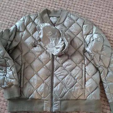 유니클로 카키 다운 자켓 XL 수납 파우치 포함