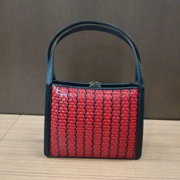 빨간색과 검은색 뜨개질 디자인 백