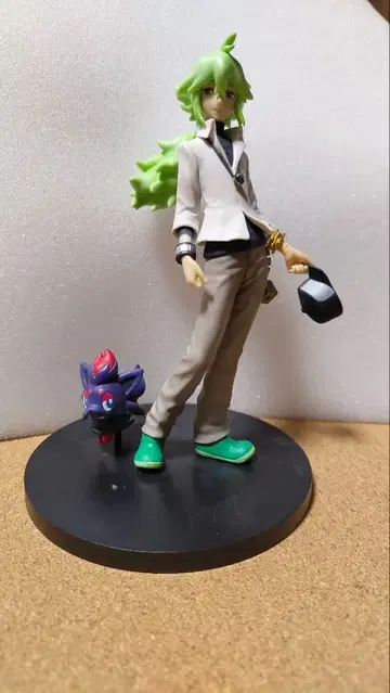 포켓몬 N 조로아 피규어