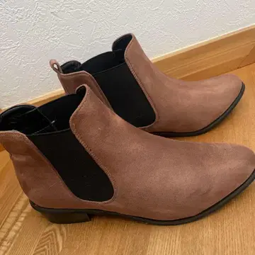 새상품급 미사용품 사이드코어 부츠 23.5 브라운 스웨이드