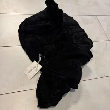 피어리마마 블랙 머플러