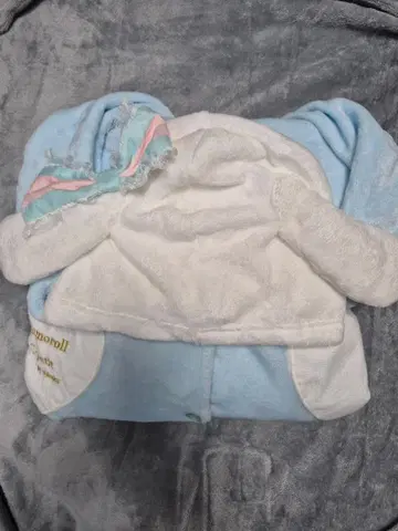 시마무라 아오키 미사코 시나모롤 콜라보 착용 담요