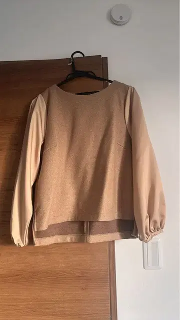 그린 라벨 릴랙싱 베이지 긴팔 니트