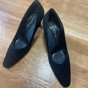 블랙 스웨이드 스틸레토 펌프스