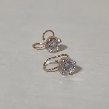 K10 PG 큐빅 귀찌