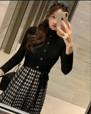 한국 하운드투스 체크 패턴 니트 원피스