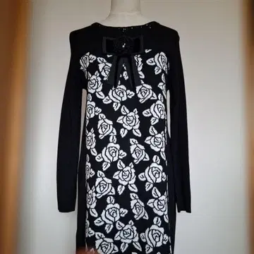 새상품급 갤러리 비스콘티 니트 원피스 사이즈 3