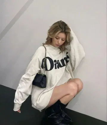 DIANTE 로고 오버 맨투맨 상의