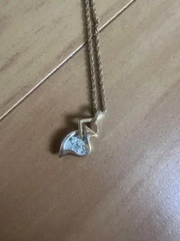 골드 하트형 목걸이