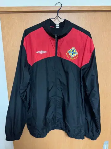 [레어] Umbro 나일론 자켓 XL 블랙/빨간색