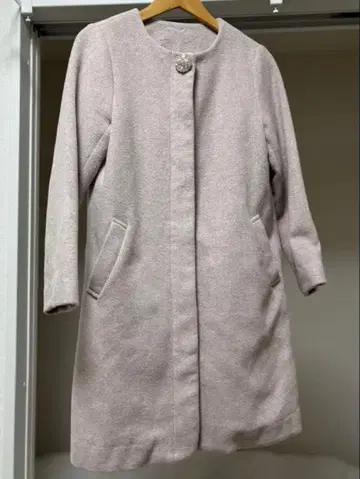 MAJESTIC LEGON 핑크 롱 코트 펄 브로치 포함