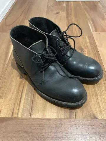 블랙 레이스업 부츠