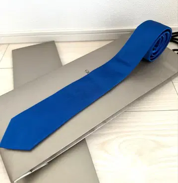 조르지오 아르마니 파랑 골지 넥타이