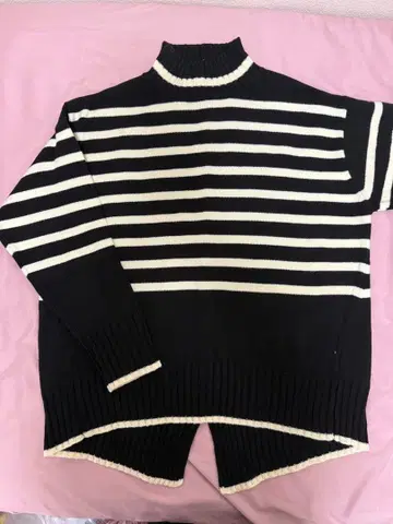 [ 미사용 ] VIS 스트라이프 스웨터