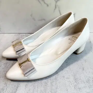 새상품 DIANA 리본 우천 겸용 로우힐 펌프스 23cm 아이보리