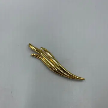 23 빈티지 NAPIER 골드 컬러의 유선형 브로치
