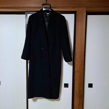 캐시미어 소재 블랙 롱 코트