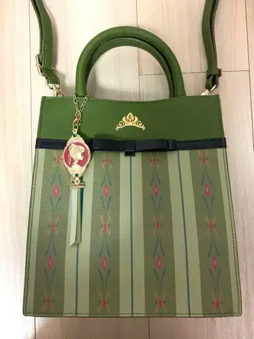 시마무라 치하루 안나 왕관 쓰기 백 하자 있음