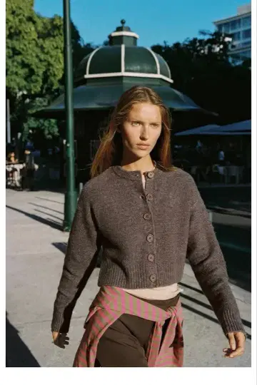 ZARA 슬릿 니트 가디건