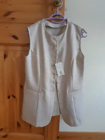 NATURAL BEAUTY BASIC 베이지 슬리브리스 베스트