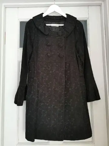 엑시즈팜 플라워 패턴 더블 브레스트 코트 블랙