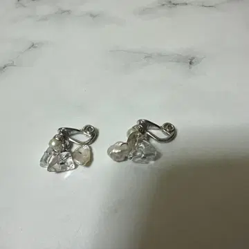 반돔 부티크 펄 크리스탈 귀찌 VB 각인 있음