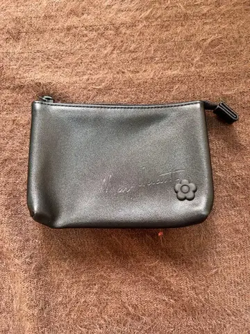 마리콴트 파우치