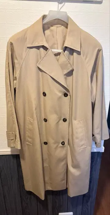 베이지 더블 브레스트 트렌치코트 L 사이즈