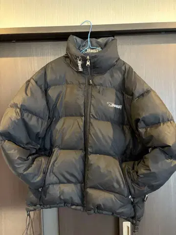 BearUSA 두툼한 다운 자켓 눕시형 로고 블랙 가격 인하 가능