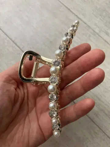 펄과 크리스탈의 헤어 클립