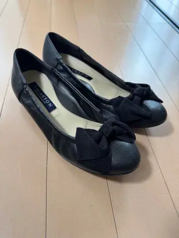 TALANTON 블랙 리본 포함 플랫슈즈