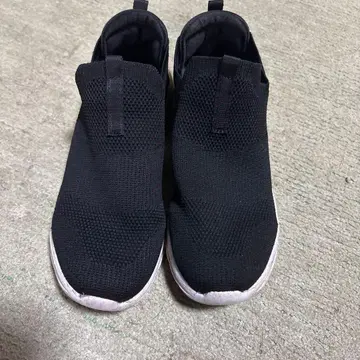 블랙 메쉬 슬립온 스니커즈