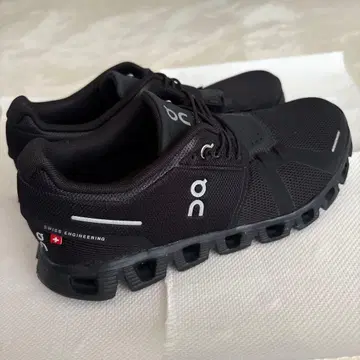 on 스니커즈 24cm