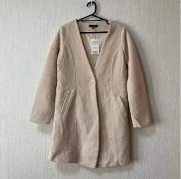 미사용 새상품 rienda 크림색 V넥 체스터 코트 사이즈 S