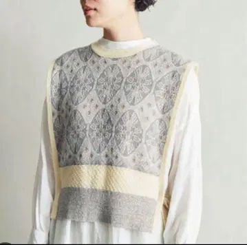 nitca 니토카 오벌 트라이앵글 자카드 베스트