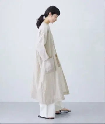 즉시 완판 카구레 린넨 롱 가운 베이지 어반 리서치 도어스