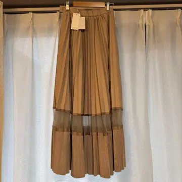 베이지 플리츠 롱 스커트