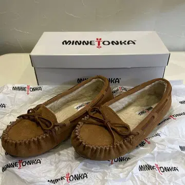 MINNETONKA 브라운 모카신