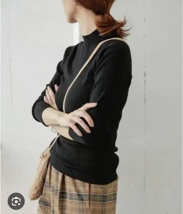 하이넥 리브 KNIT 6,600엔 DOORS