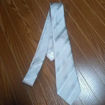Regent House 실버 스트라이프 넥타이 (결혼식용)