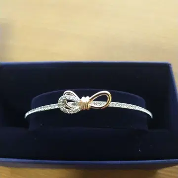 SWAROVSKI 리본 모티브 팔찌