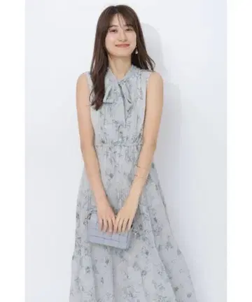 슬리브리스 티어드 플리츠 원피스